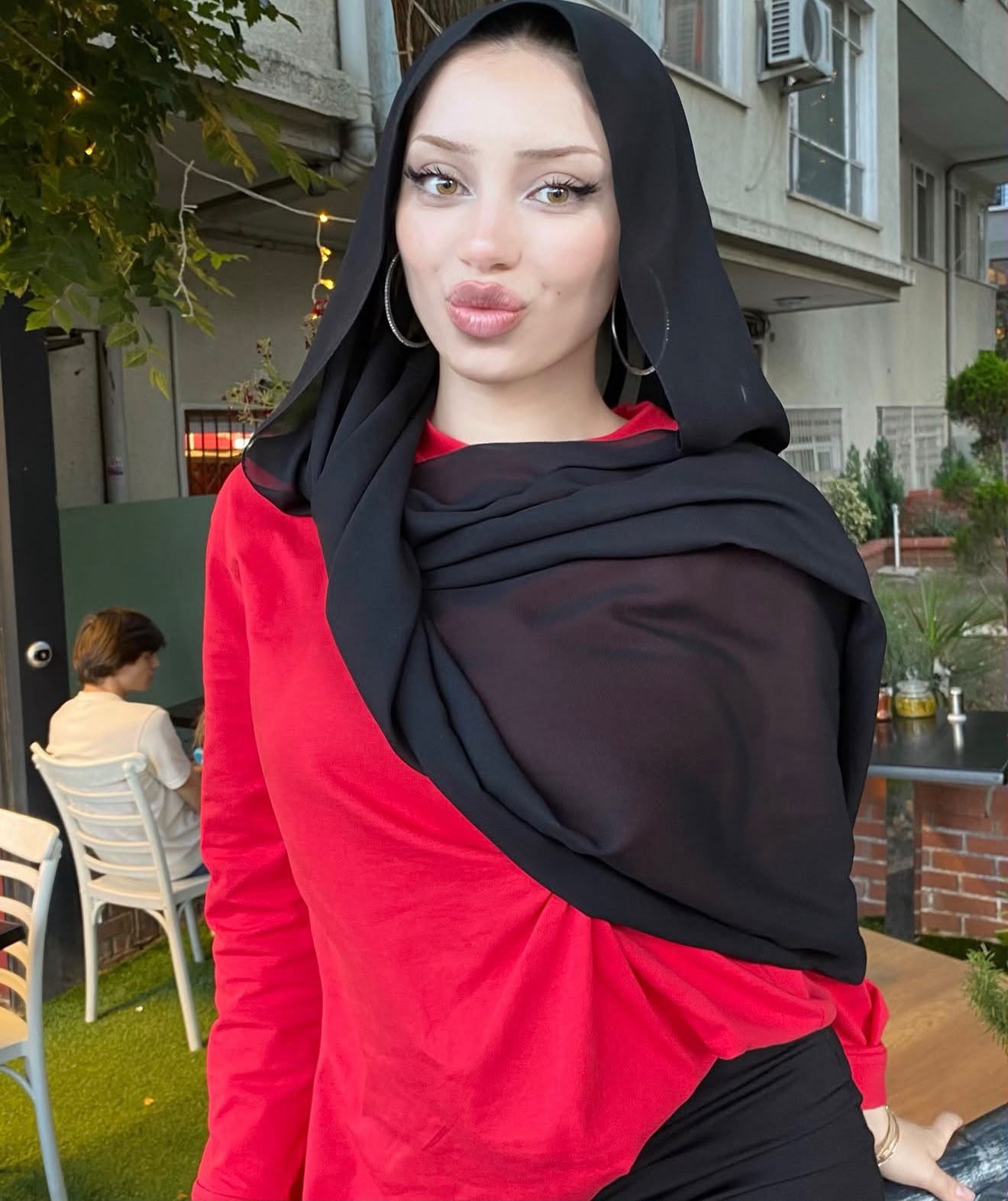 Akgömlek Kapalı Bayan Escort Şirin