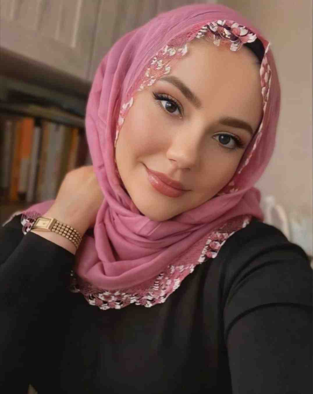 Gümeçbağlar Fiziksel Çekicilik Escort Alin