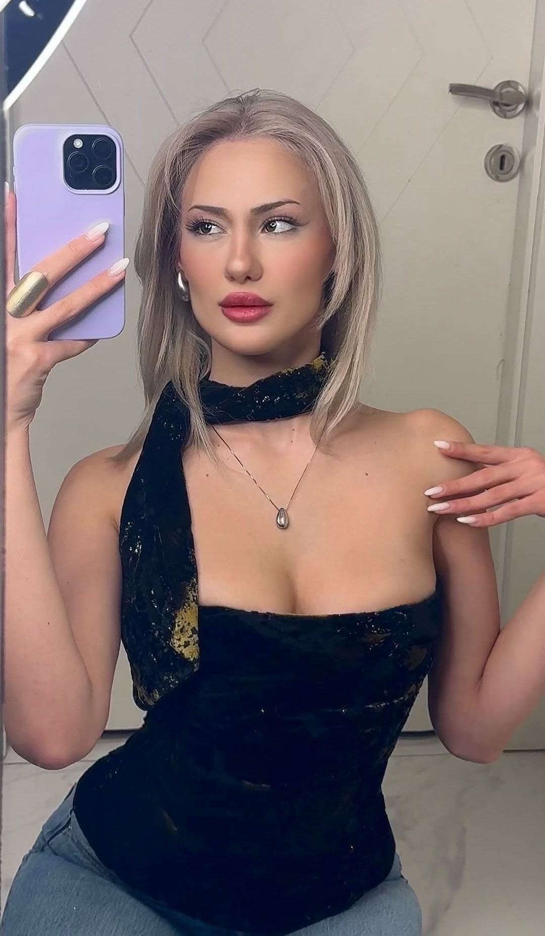 Alpağut Özgün Kadın Escort Bayan İzel